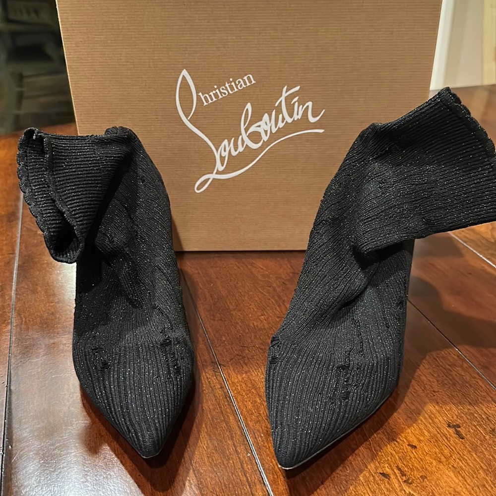 Christian Louboutin Sandro e lured kitten heel bootie size 37